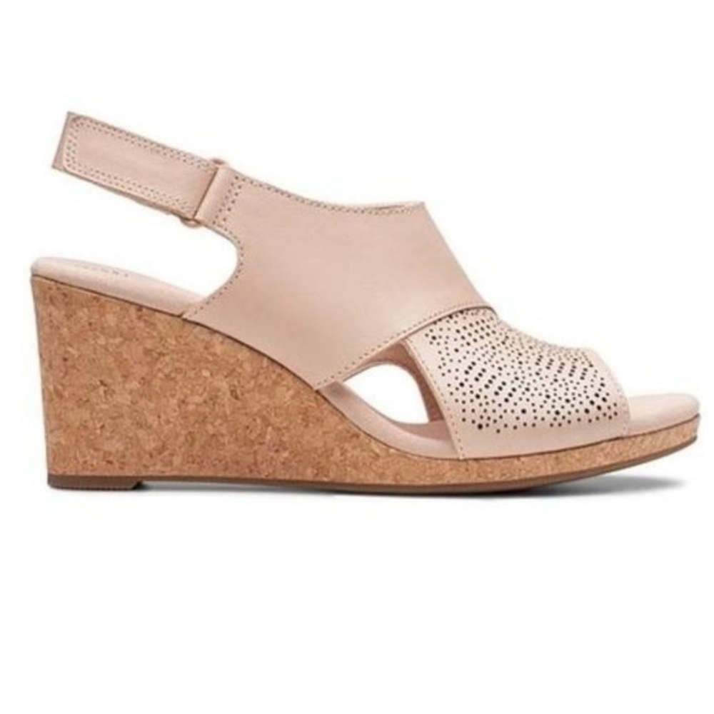 Clarks Women’s Lafley Joy Blush Beige Leather Wedge Strap Sandals Sz 7.5W NEW